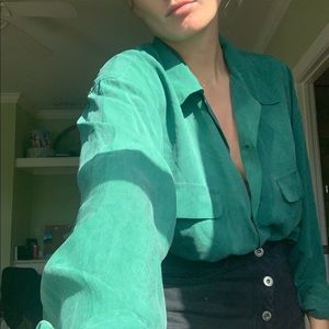 Equipment FR 100% silk green button up